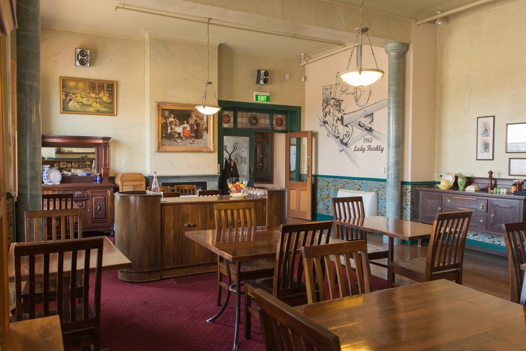 Victoria Railway Hotel Invercargill Extérieur photo