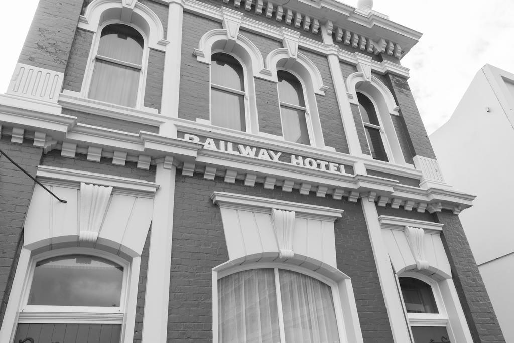 Victoria Railway Hotel Invercargill Extérieur photo